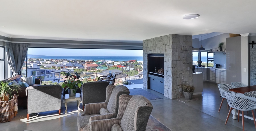 2 Bedroom Property for Sale in Stilbaai Oos Western Cape